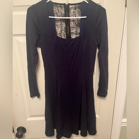 Alice + Olivia NWT Ricci Navy Wool Fit and Flare Lace Open Back Dress Size 6 - Picture 3 of 10